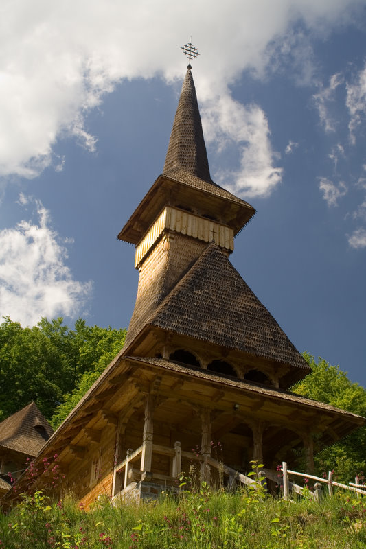 manastirea-sf-nta-ana-rohia-maramures-romania-turist-prin-romania