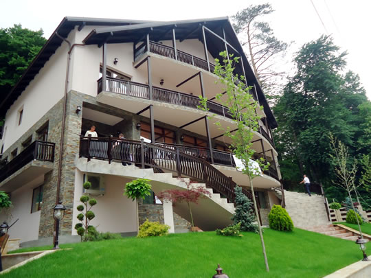 pensiuneabucuracaciulata1