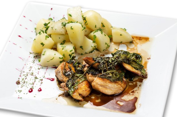 PIEPT DE CURCAN AL BALSAMICO CU RUCOLA ȘI CARTOFI NATUR